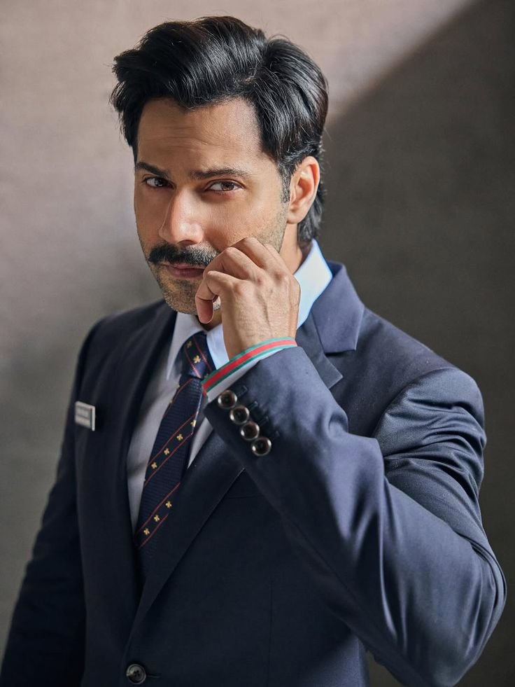 Varun Dhawan height in feet 