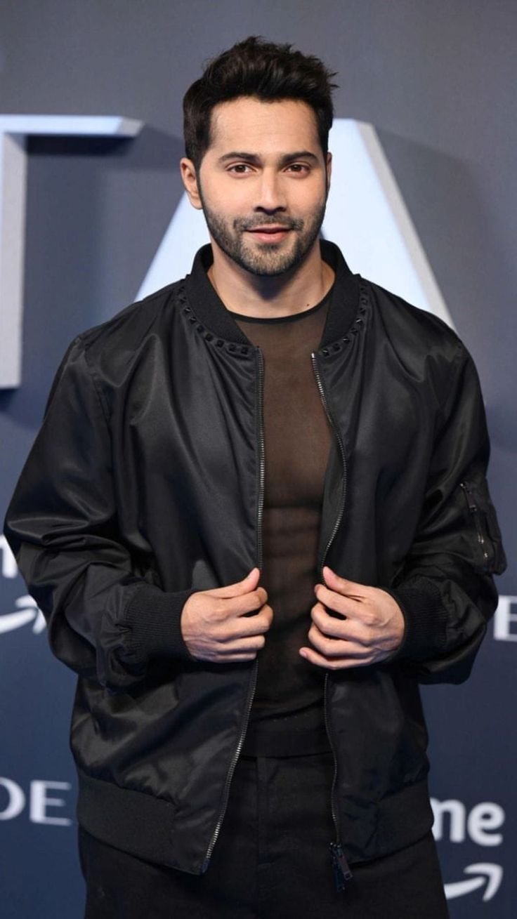 Varun Dhawan height in feet 