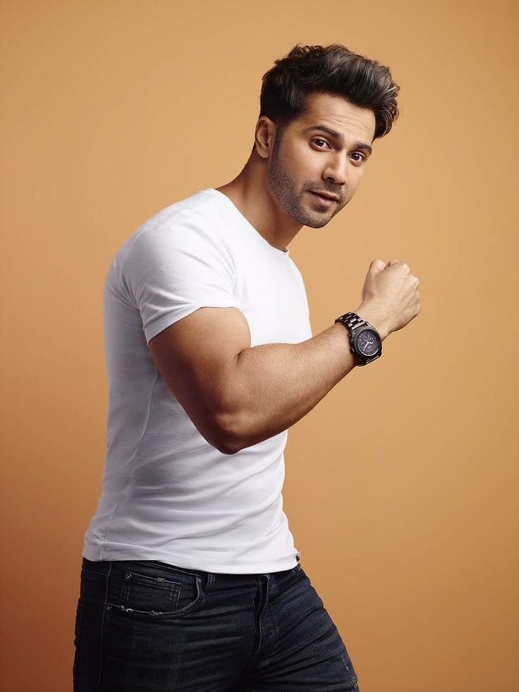 Varun Dhawan height in feet 