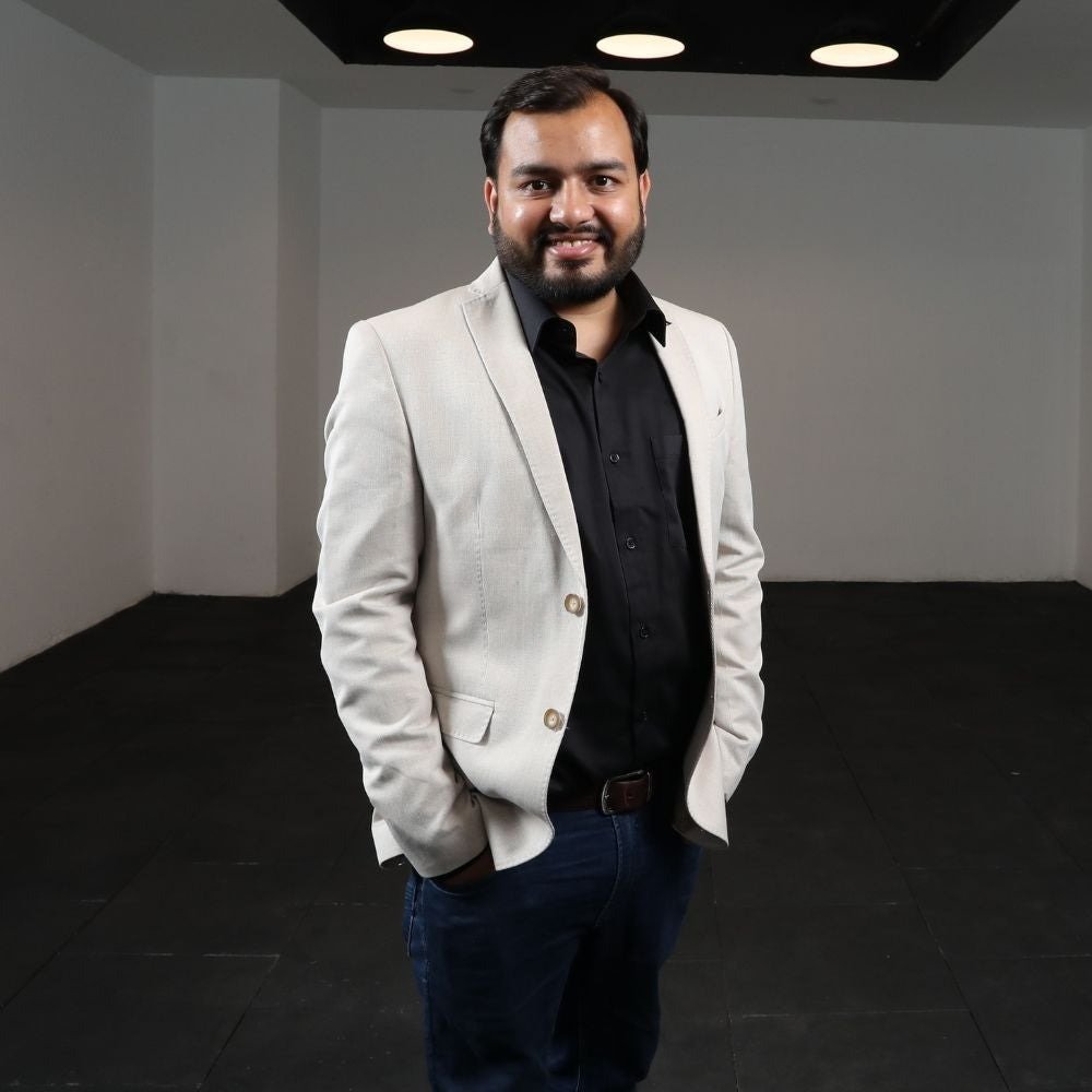 alakh pandey height