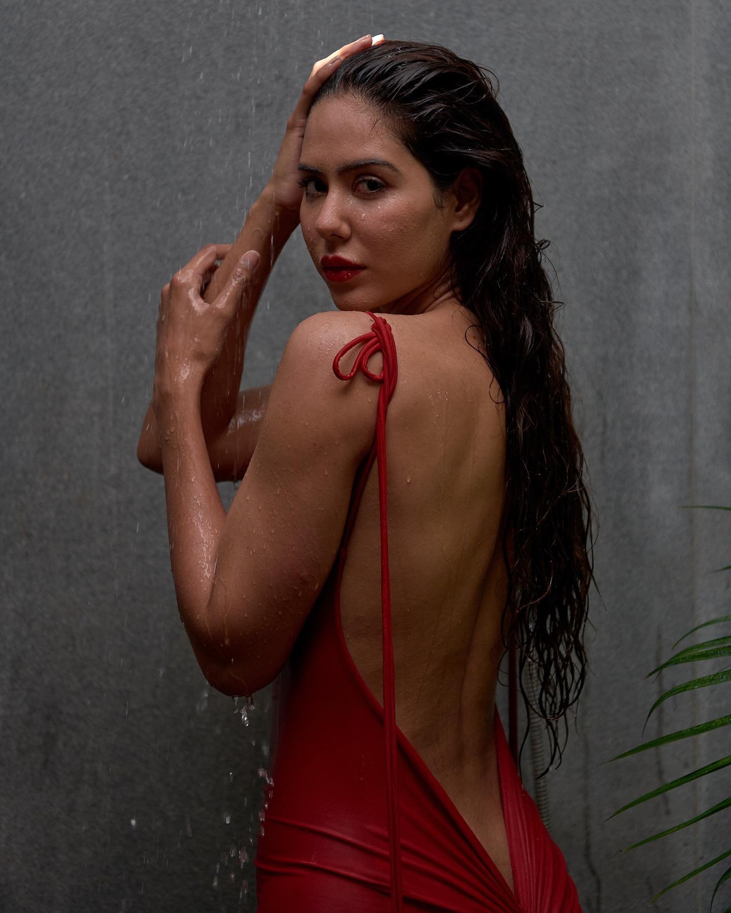 Sonam Bajwa Height in Feet