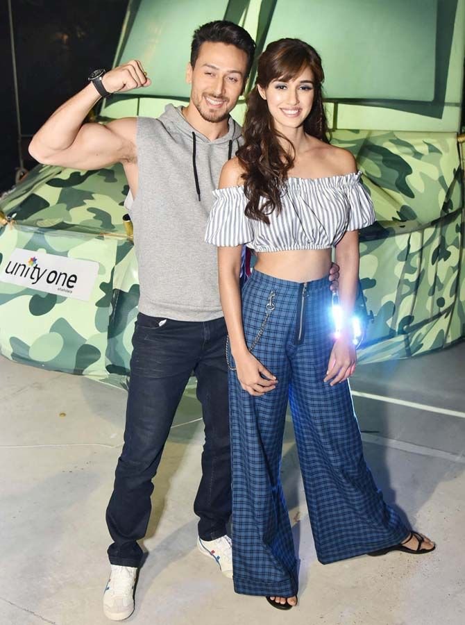 disha patani height in feet