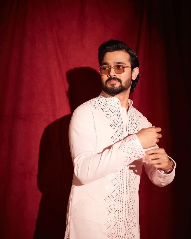 bhuvan bam height in feet