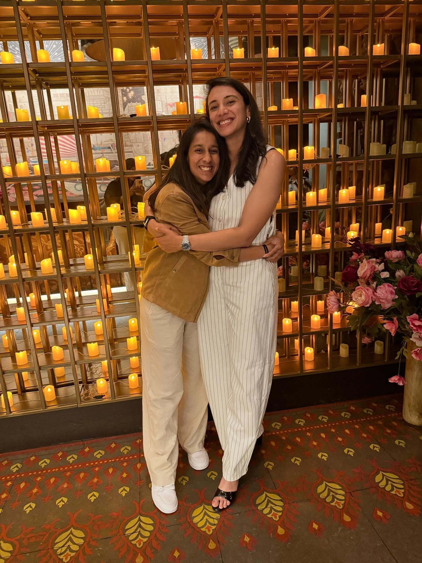Smriti Mandhana height in feet