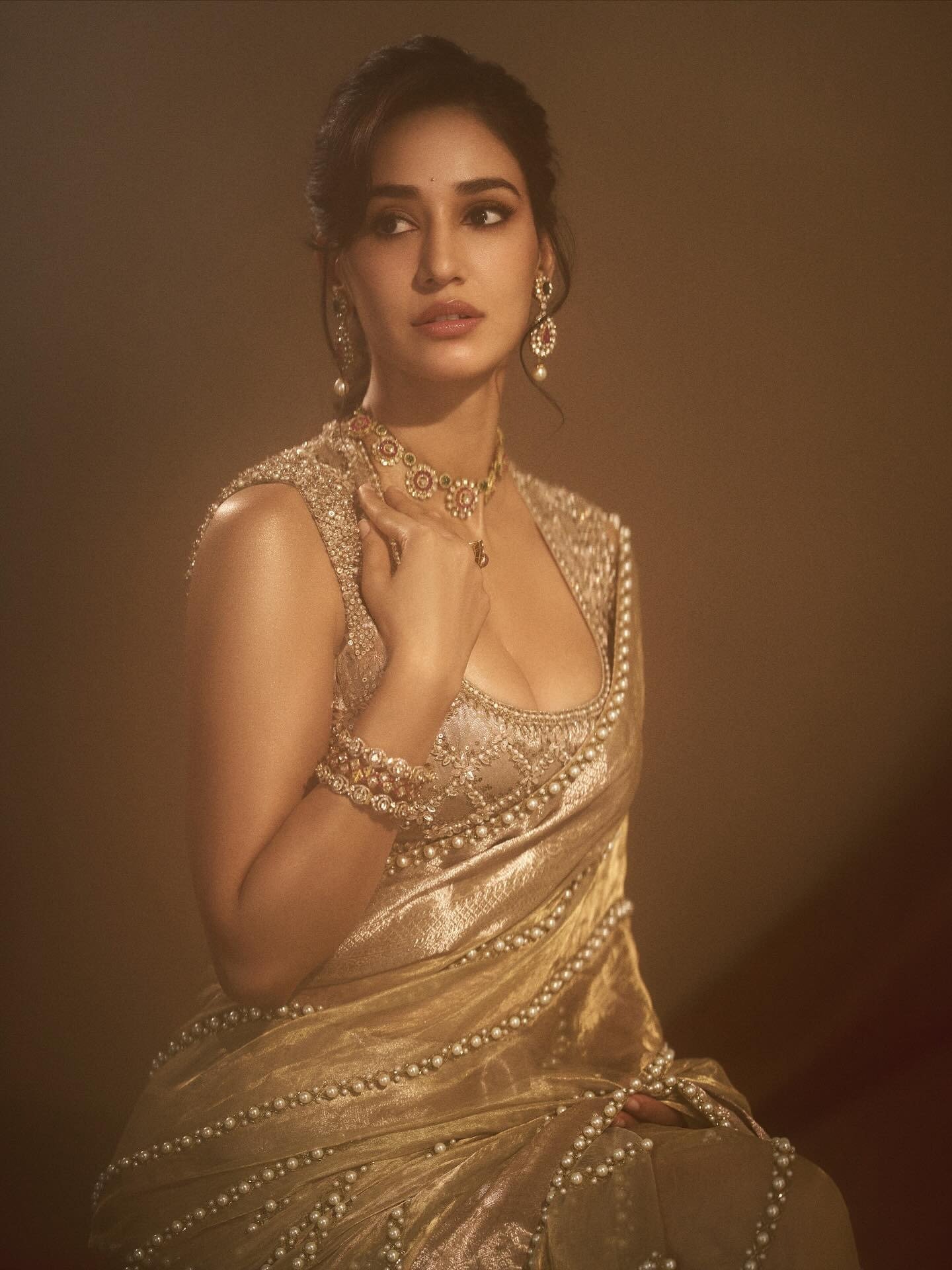 disha patani height in feet