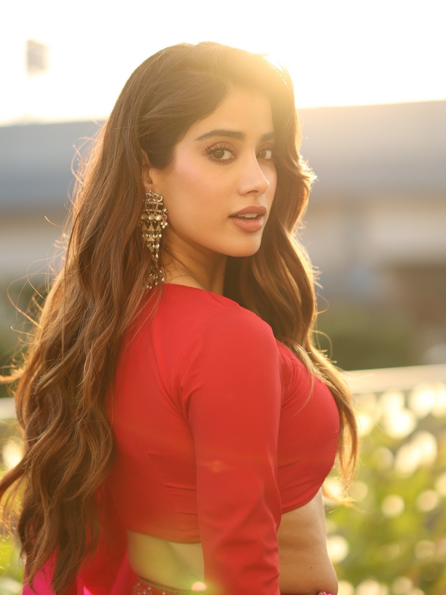 Janhvi Kapoor height in feet