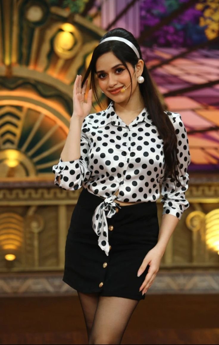 Jannat Zubair height in feet