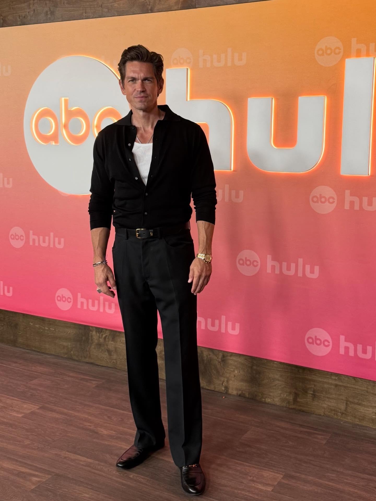 Steve Howey height