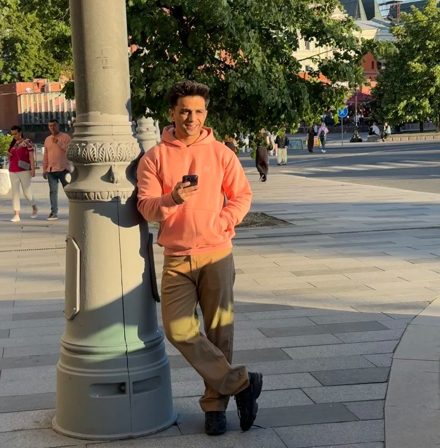 Aarush Bhola height in feet